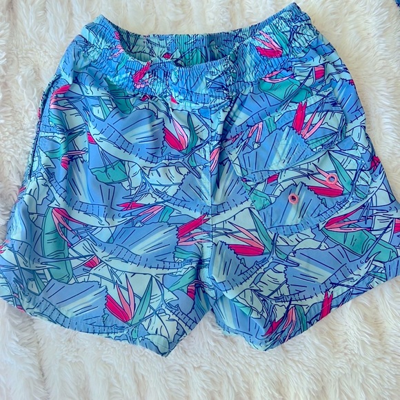 3T Vineyard Vine bathing suit with bag. - Picture 2 of 3